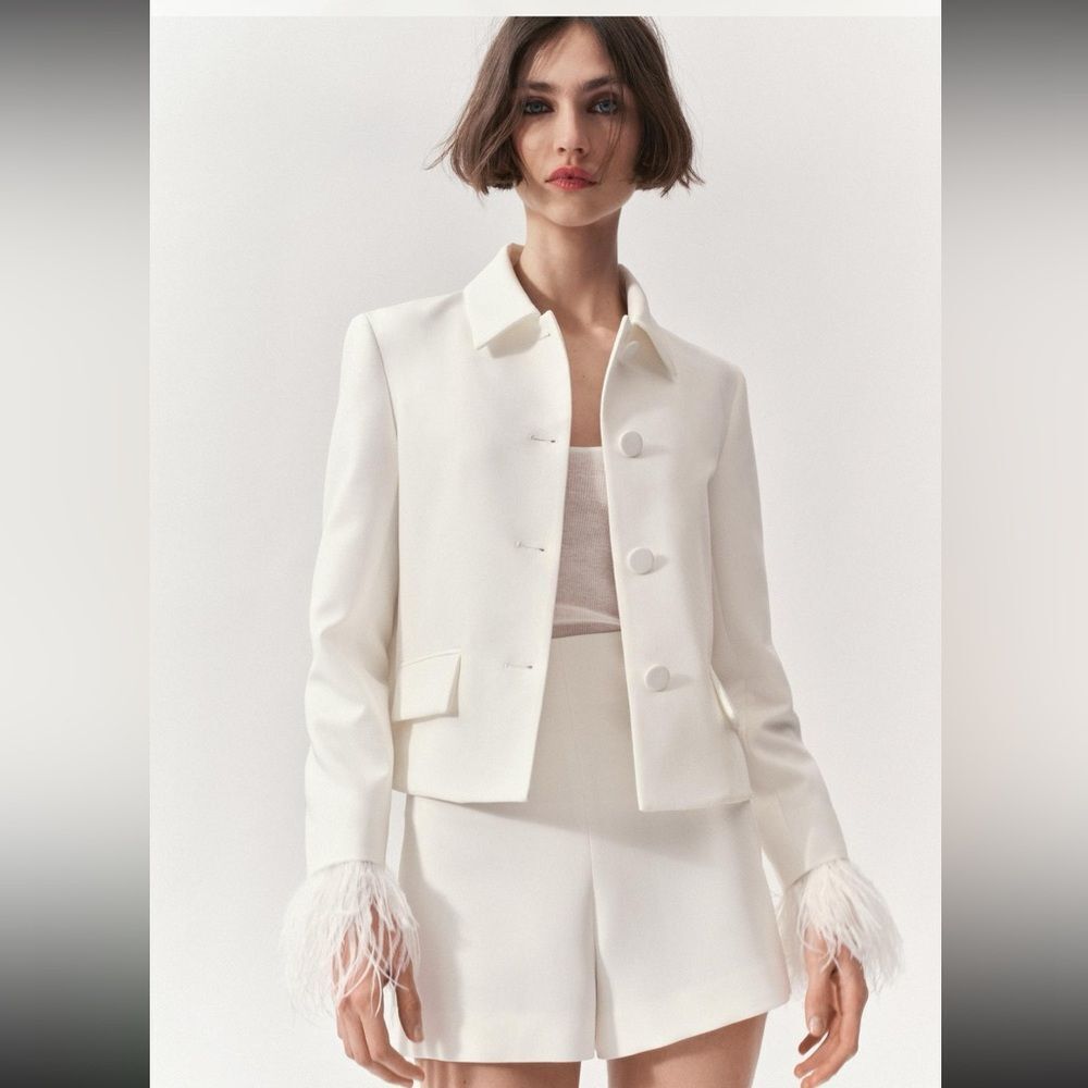 Zara NWT white blazer with feathers - M